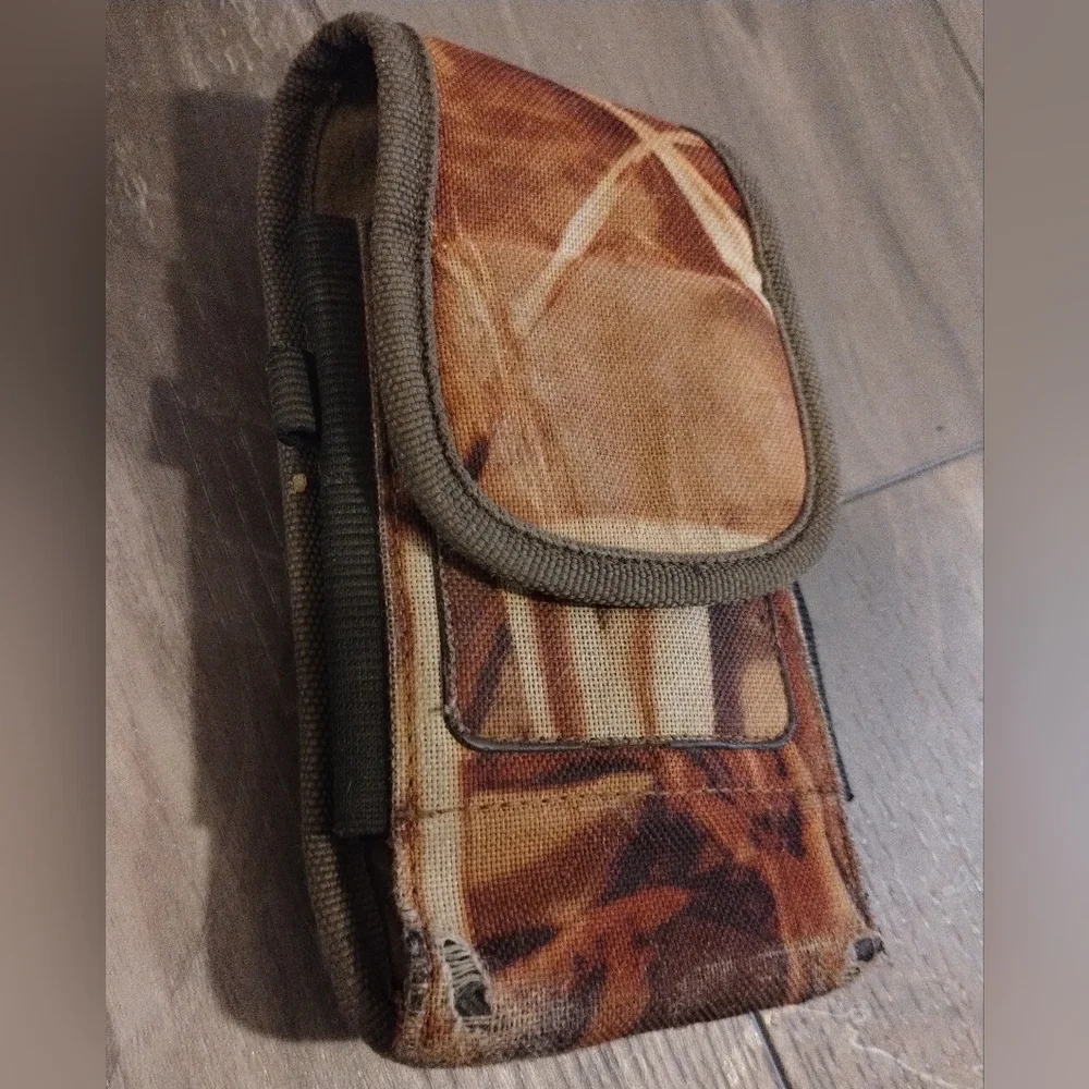 Camouflage Phone Holster, Protective Soft Carrying Case, Attaches To Belt Loop